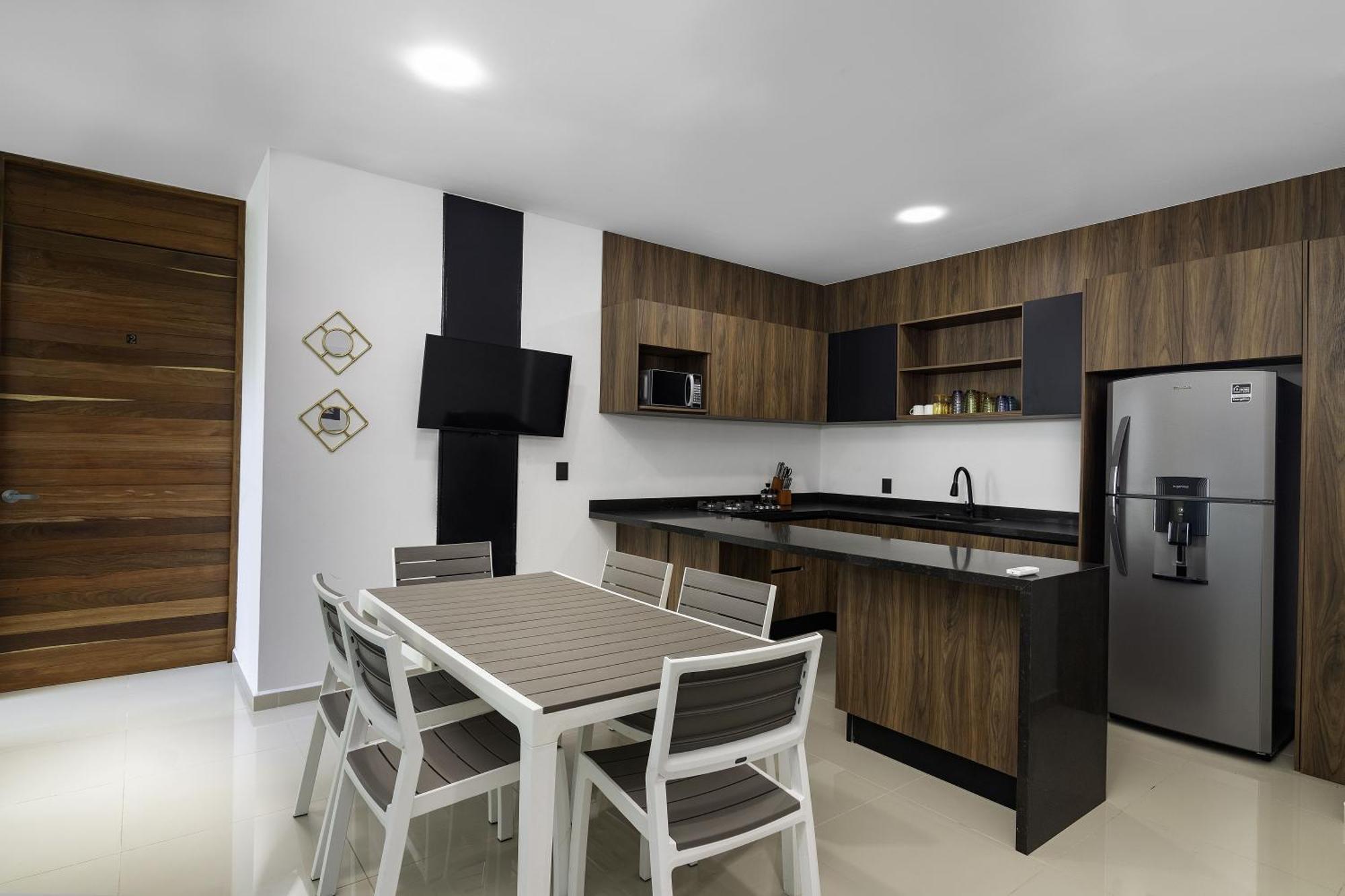 Angelina 28 Beachfront And Family Apartments - Modern And Relaxing Long Stays - 20 Min From Cancun Airport Puerto Morelos Exterior photo